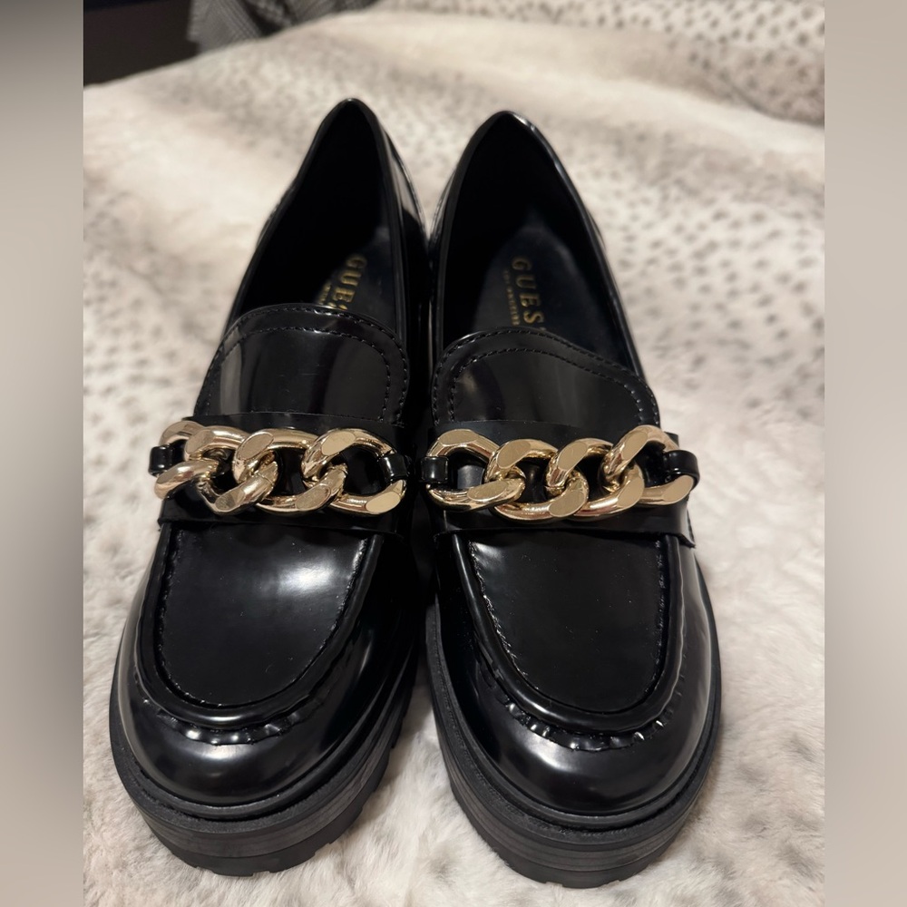 Guess Women's shoes, stylish and modern, perfect for any occasion.